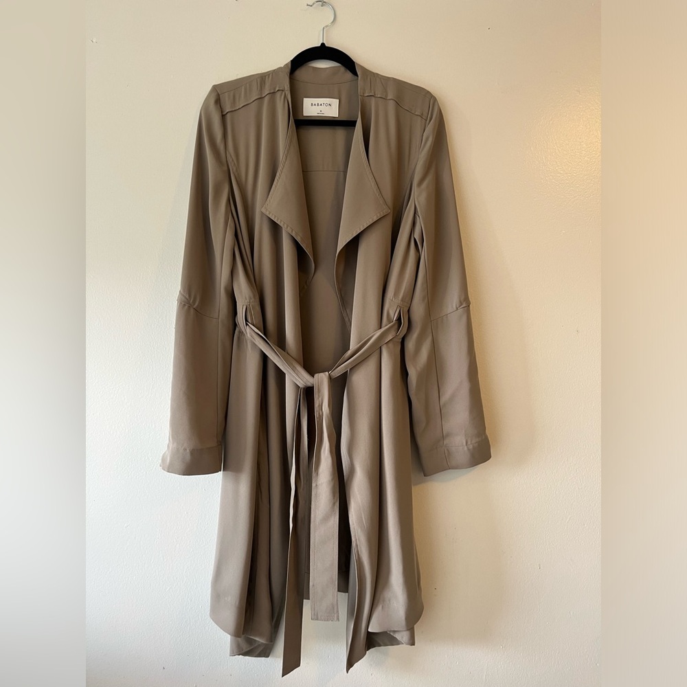 Aritzia Babaton Quincey Flowy Lightweight trench coat Size Medium In Taupe - Picture 9 of 16